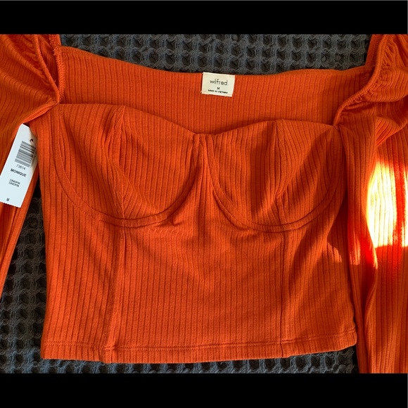 NWT Sexy Monique Cropped Top by Wilfred - Picture 5 of 8